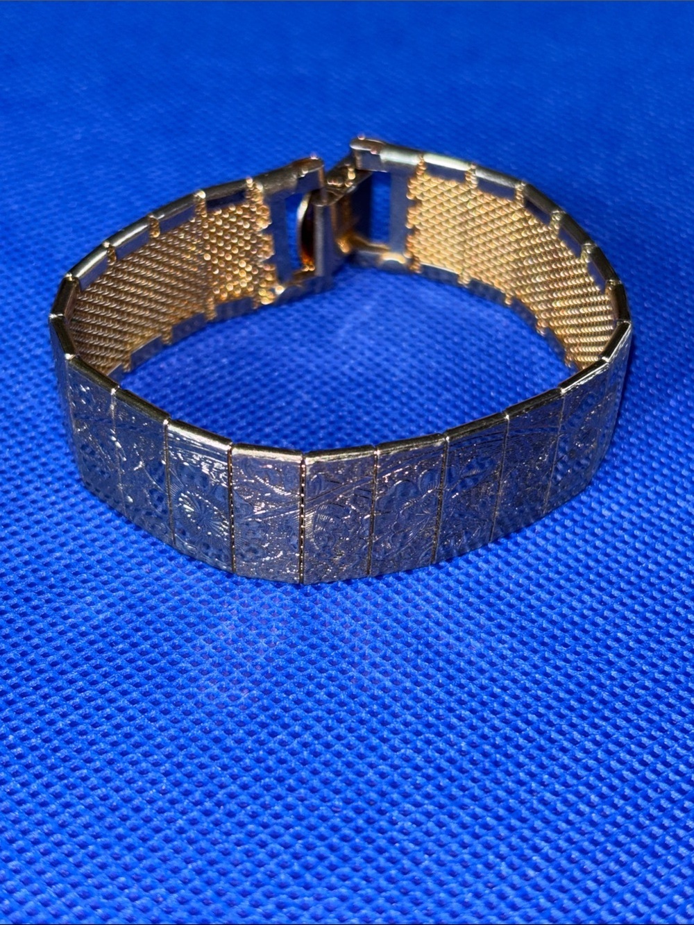 Sarah Coventry “Mural” Floral 7” Long Gold-Tone Engraved Link Bracelet